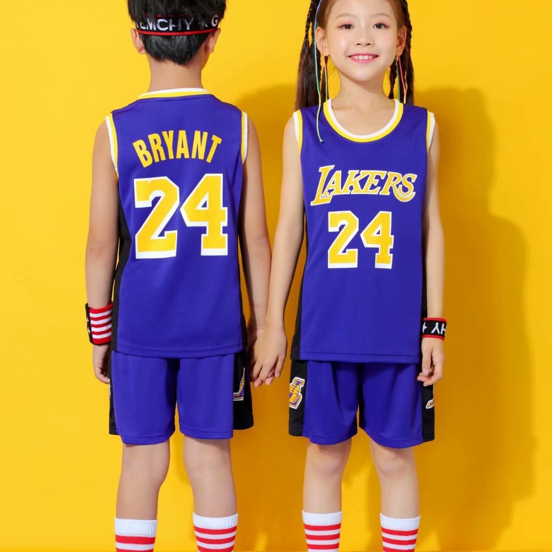 子供の倉庫のボールの服を卸売りします。