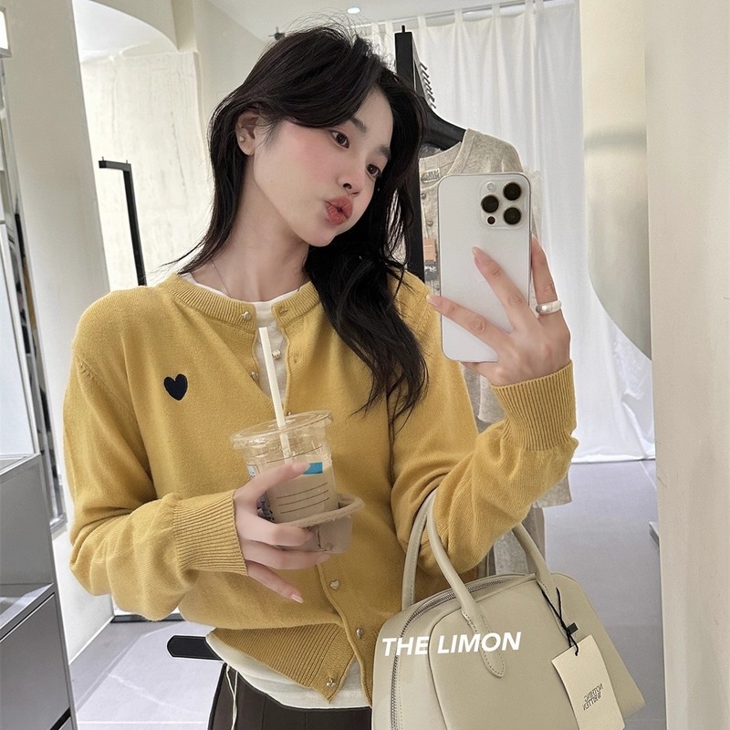 THE LIMON柠檬绿茶2025冬季经典休闲减龄爱心刺绣针织开衫上衣女|undefined