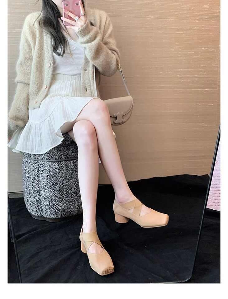 Giày búp bê nữ mũi vuông da cừu phối quai chéo, đế bệt gót thô 5 cm — Da đen (gót dày), Da đen (đáy phẳng), Màu trà sữa (gót dày), Màu trà sữa (đáy phẳng) chi tiết 83