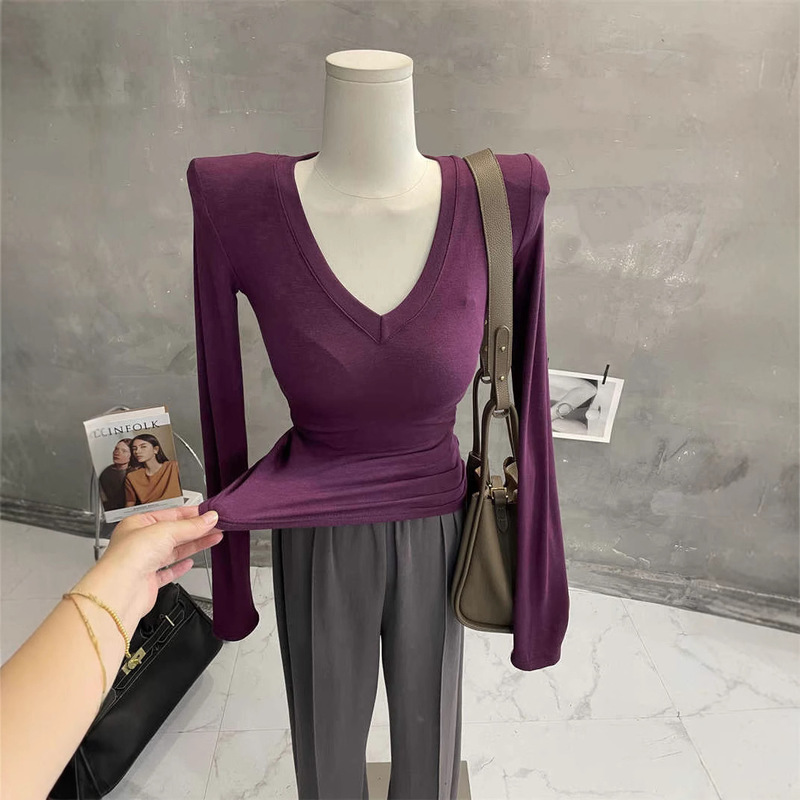 Good to wear to keep ~ shoulder pad v collar long sleeve t-shirt tight slim shirt base shirt solid color inside with autumn and winter new Good to wear to keep ~ shoulder pad v collar long sleeve t-shirt tight slim shirt base shirt solid color inside with autumn and winter new