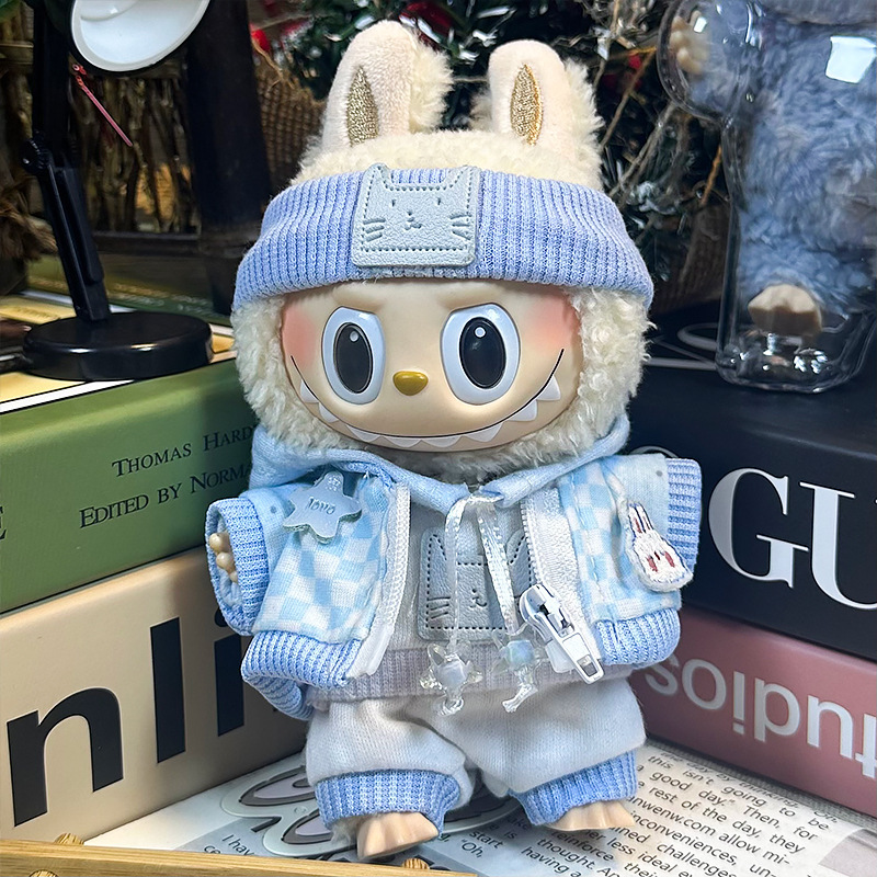 Labubu se sienta en la fiesta, ropa de bebé, caja ciega de primera generación, ropa de bebé Labubu, ropa de tela rabble, cara de vinilo de felpa