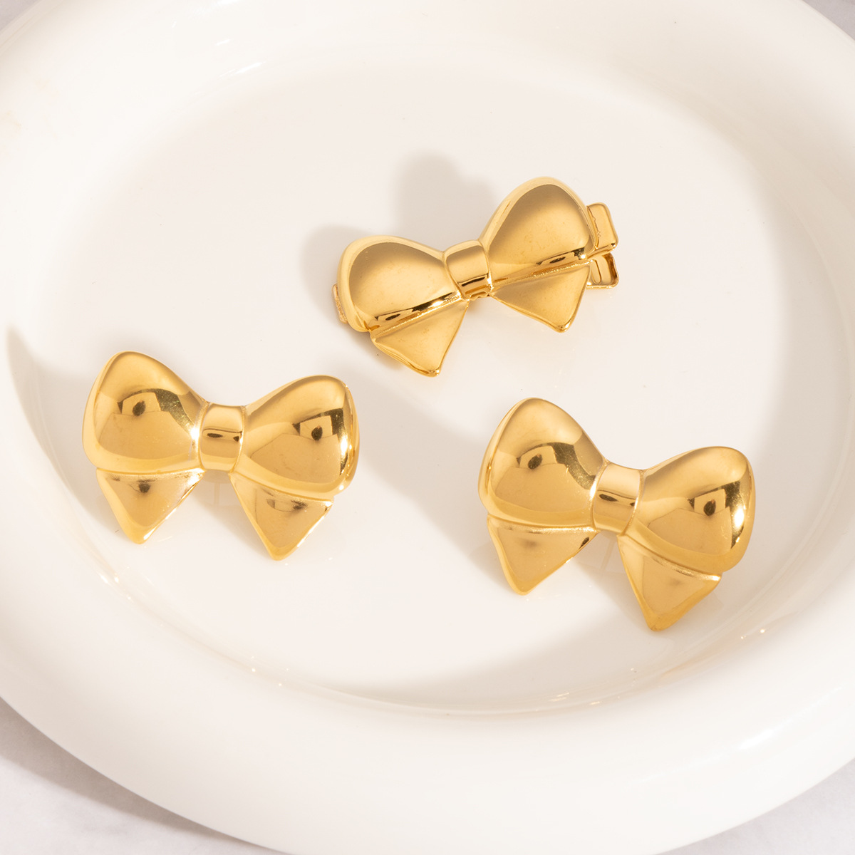 earrings with bow