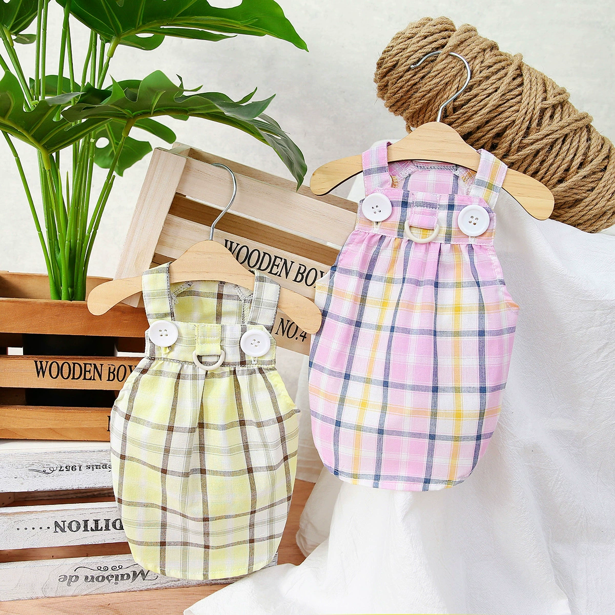 Платье принцессы для домашних животных Одежда для собак Одежда для домашних животных Весна и лето Новый 23 хлопковый клетчатый ремешок