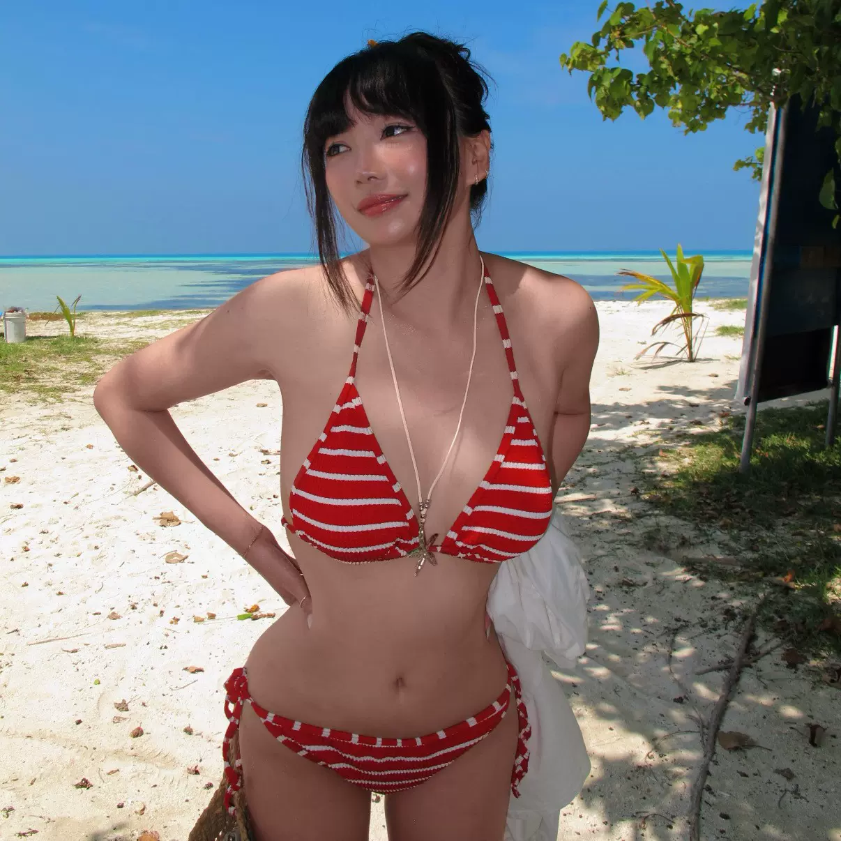 2025新款比基尼泳衣女简约条纹挂脖抹胸性感纯欲简约海边度假泳装