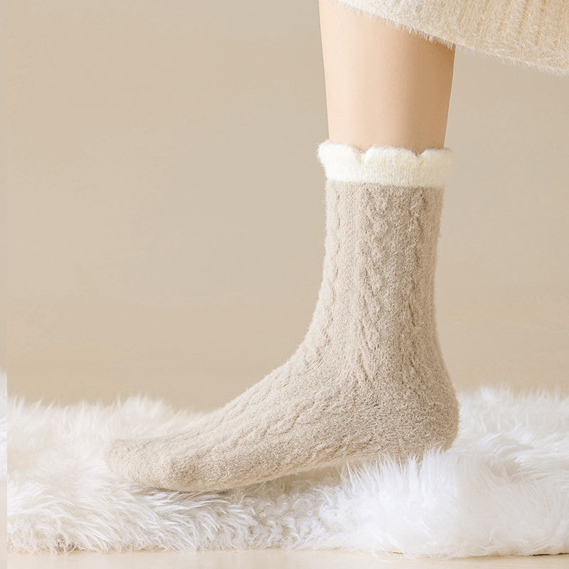 Chaussettes mi-tubes en velours australien, chaussettes épaisses et chaudes pour femmes, chaussettes de sol d'hiver, chaussettes à poils de couleur Maillard, chaussettes chaudes en serviette_voghion.com