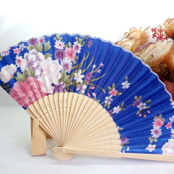 Hay en stock Changsha regalo ventilador 21cm estilo japonés bambú seda ventilador color primario hueso satén paño ventilador