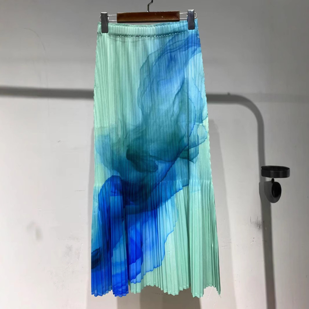 Summer fashionable pleated skirt