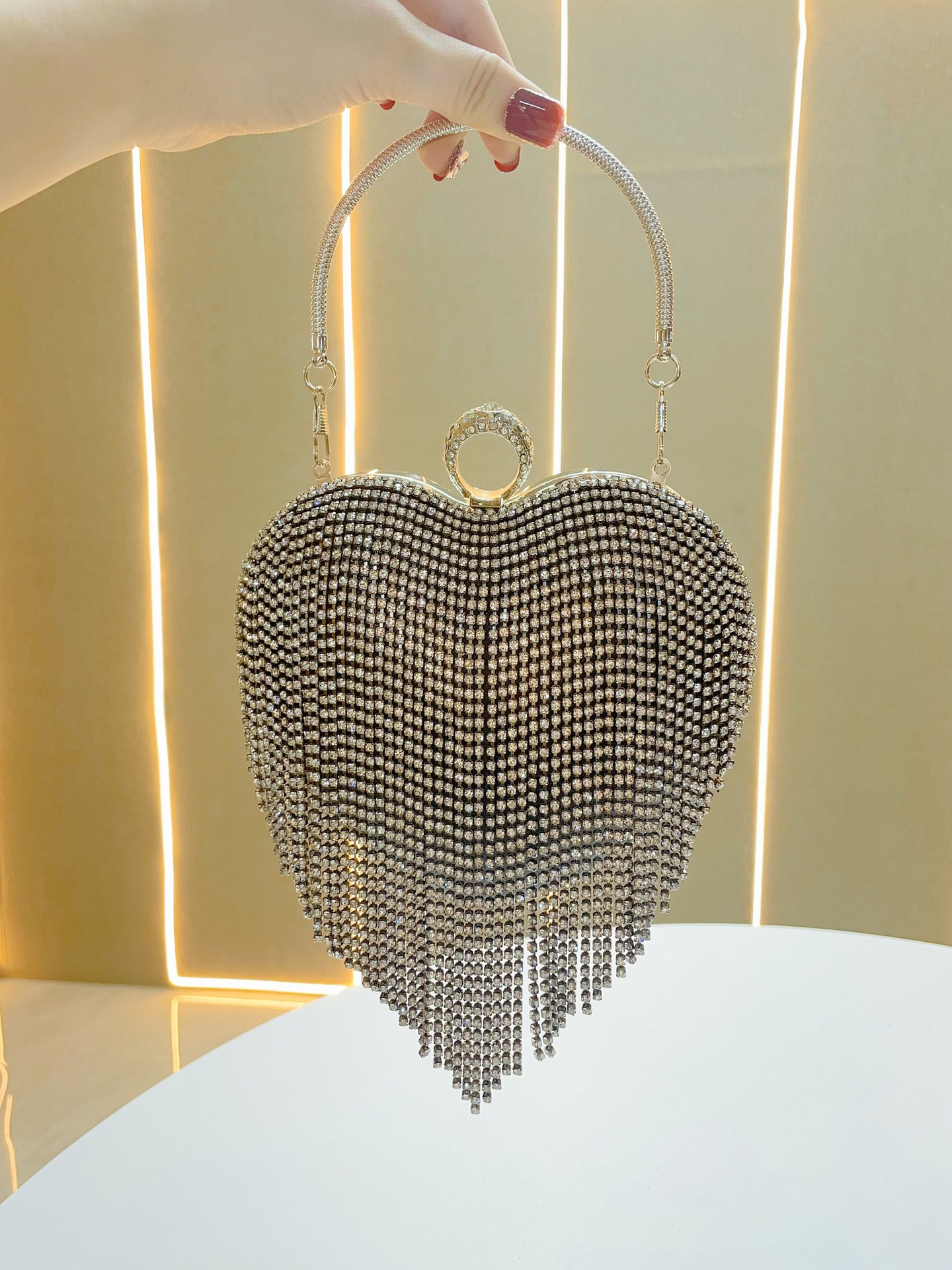 Nouvelles fêtes d'anniversaire à pompon en strass, sac à main parsemé de diamants pour les mondains, sac de banquet croisé en diagonale_voghion.com