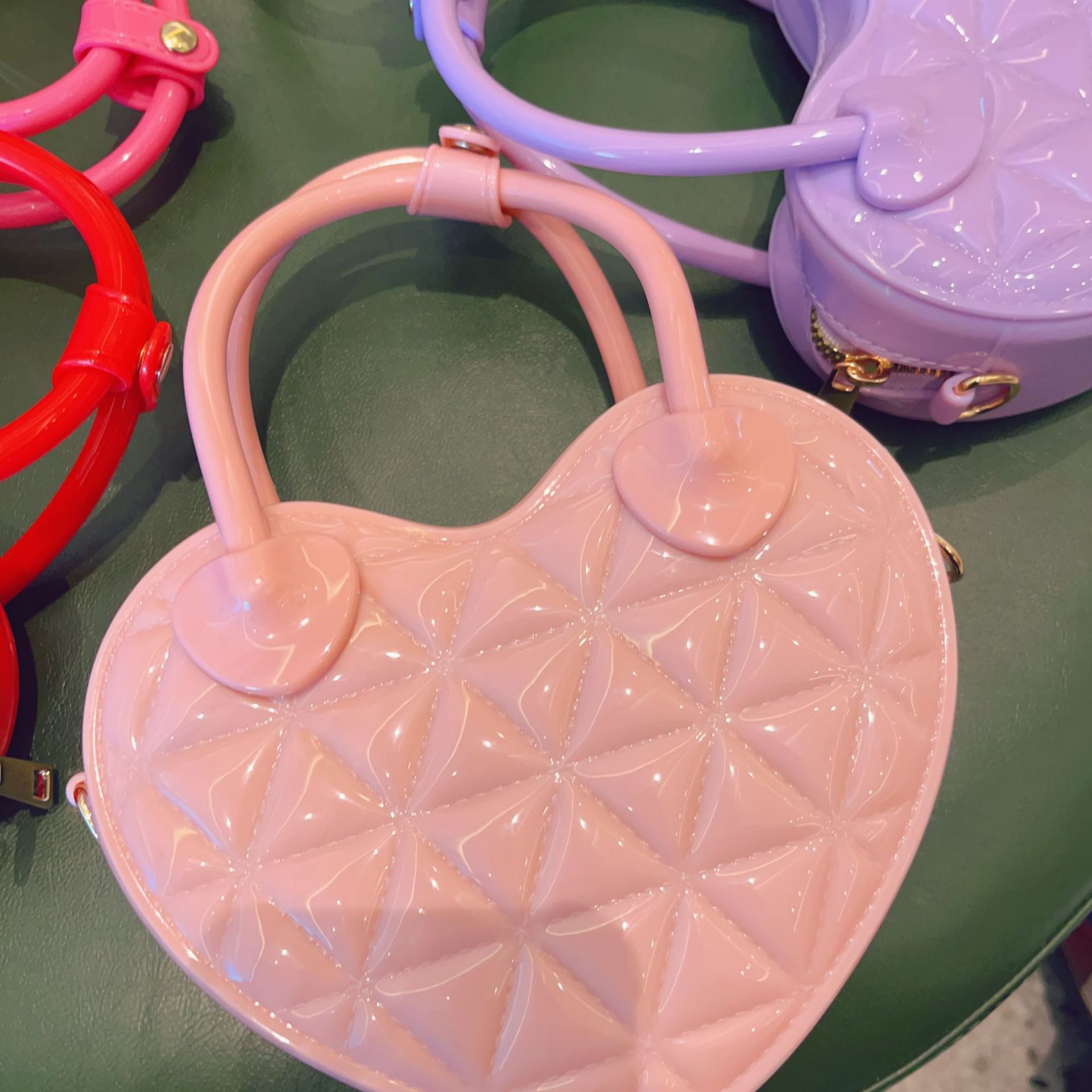 New PVC jelly bag for early spring 2025, heart-shaped hand-held small bag, diamond-shaped single-shoulder crossbody ladies' bag, sweet small bag undefined