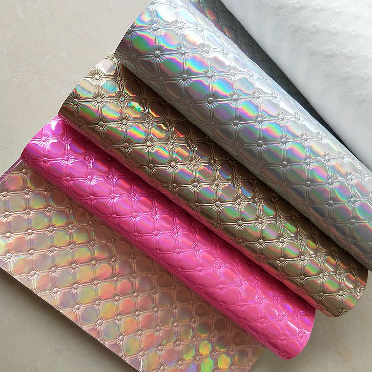 镭射幻彩箱包革四角格子纹包装革面料A064洗漱包化妆袋材料人造革