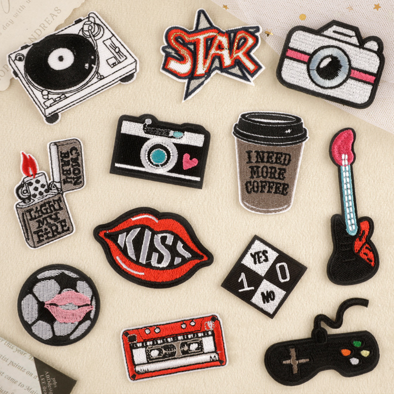 电脑绣花标相机嘴巴布标徽章服装辅料patch欧美风补丁贴刺绣布贴