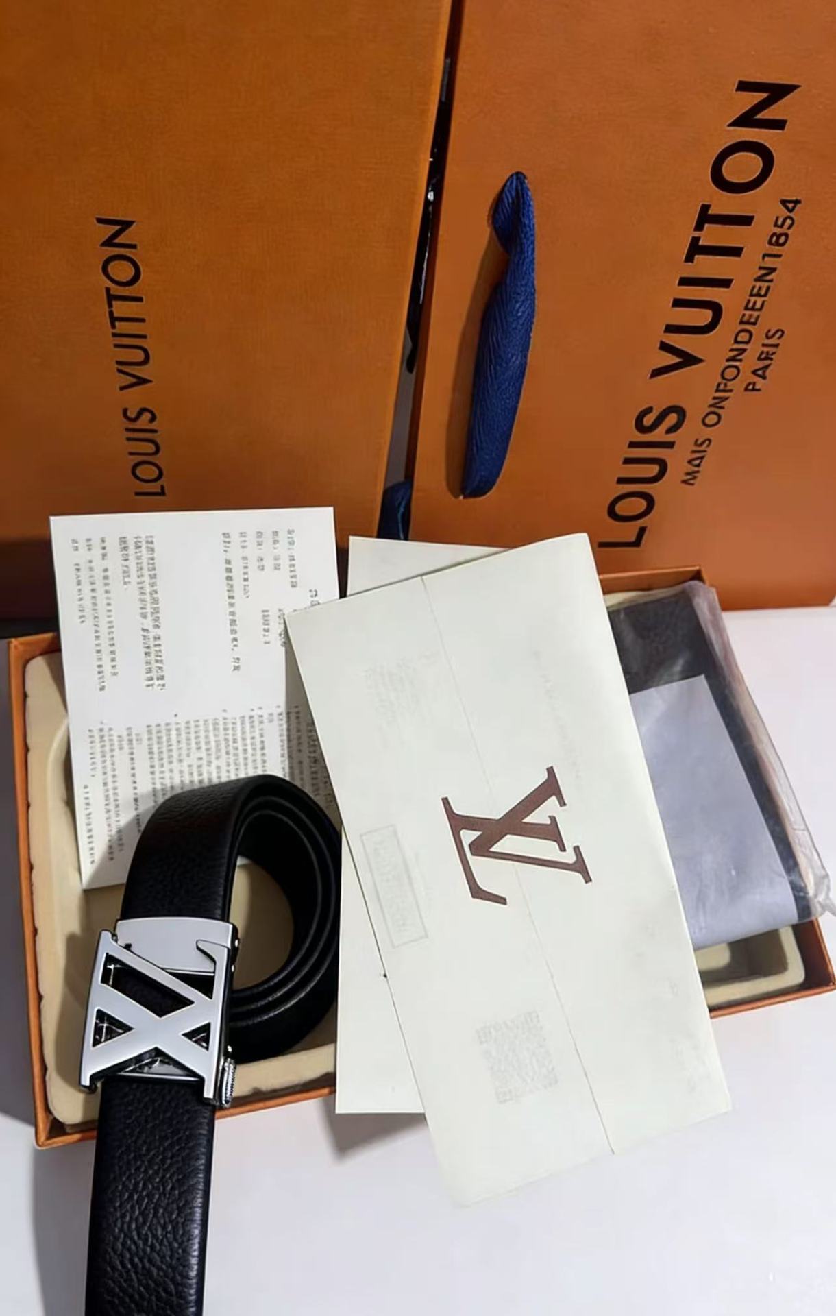 Silver v automatic buckle / 100cm
