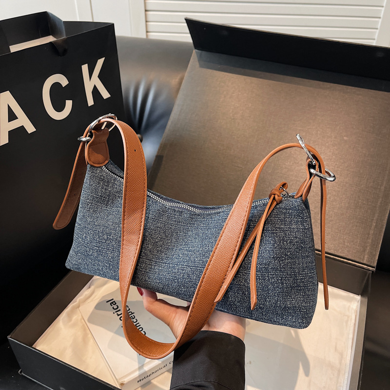 Bolso de axila retro estilo Hong Kong 2025 verano nuevo bolso femenino casual bolso de hombro de mezclilla moda contraste color bandolera marea