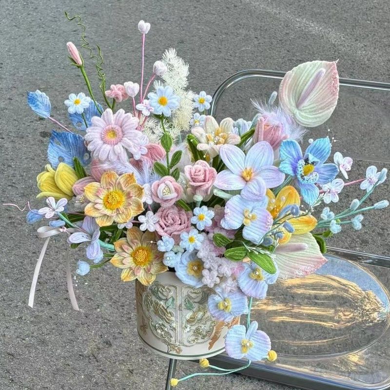 ツイストな花束の手作りの材料を包んで、バラを抱いて桶の花を抱いて彼女の親友にプレゼントします。|undefined
