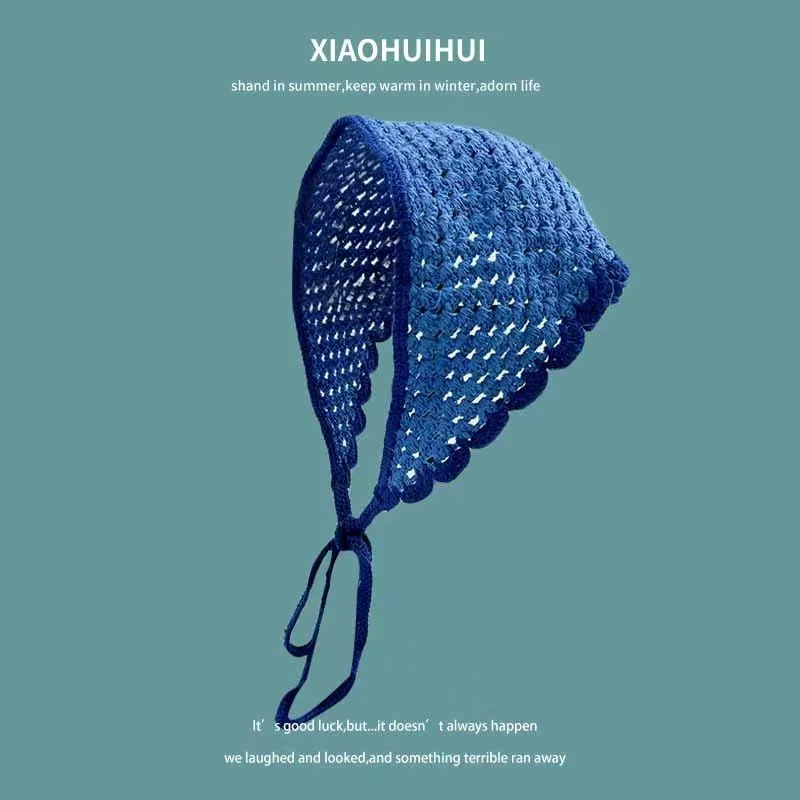 Pañuelo triangular con olas azules preciosas