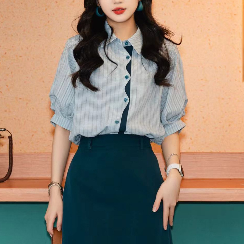 [Flow] Hong Kong Style Retro Solid Color Short-sleeved Shirt Women's Design Sense Loose Fashion All-match Age-reducing Top