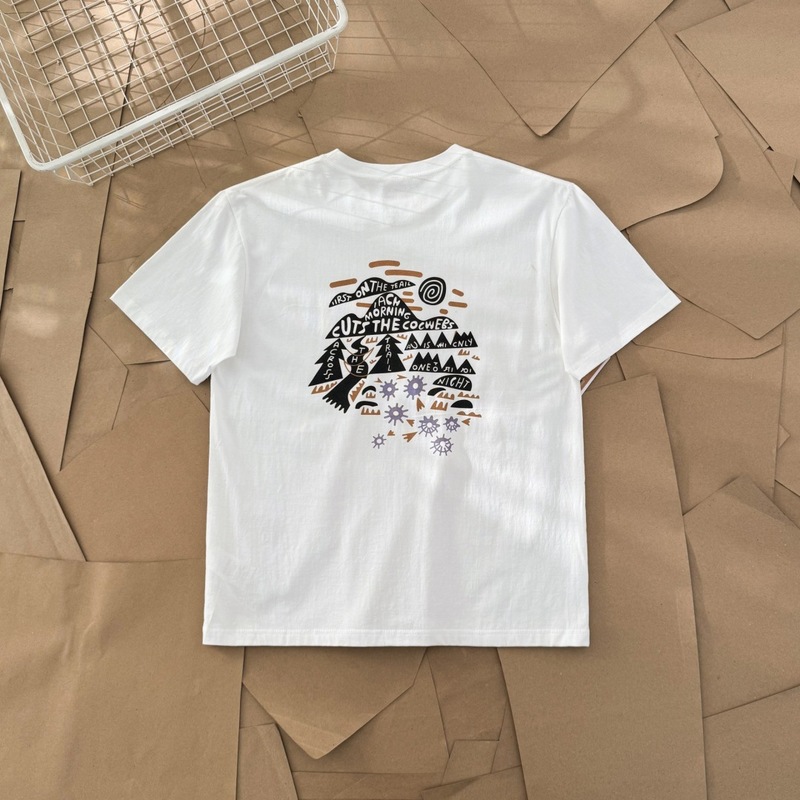 アウトドア パタ バタ スパイダー 半袖 Tシャツ アクロストゥ ザ トレイル イラスト アメリカン半袖 Tシャツ|undefined