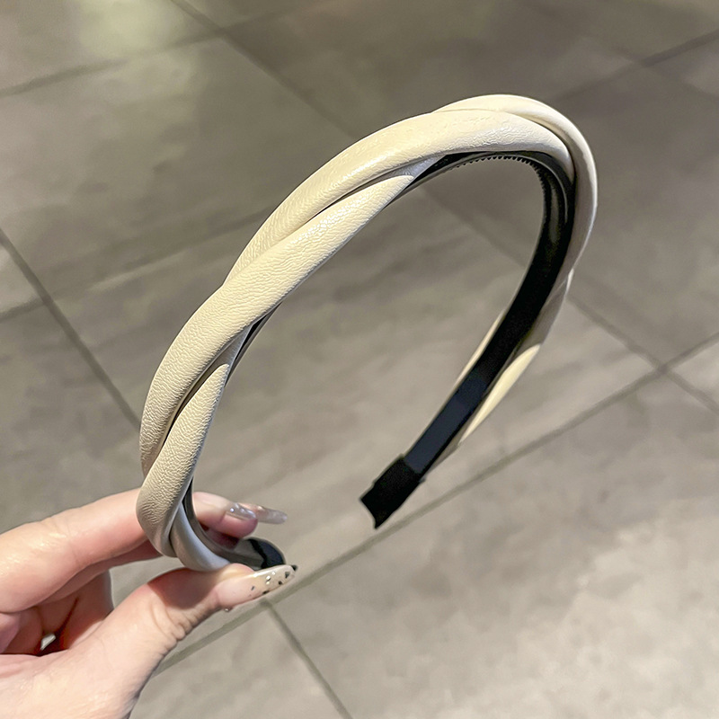 Primavera pequeña diadema fresca para mujer 2025 celebridad de Internet nuevo estilo salvaje fuera de estilo coreano horquilla de cabello prensado diadema accesorios para la cabeza