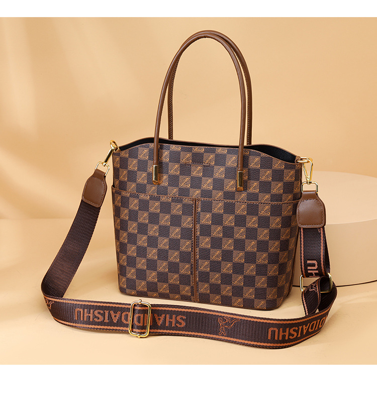 Single-shoulder bags, foreign trade women's bags, this year's popular small bags, women's bucket bags, fashionable and niche hand-held versatile crossbody bags undefined