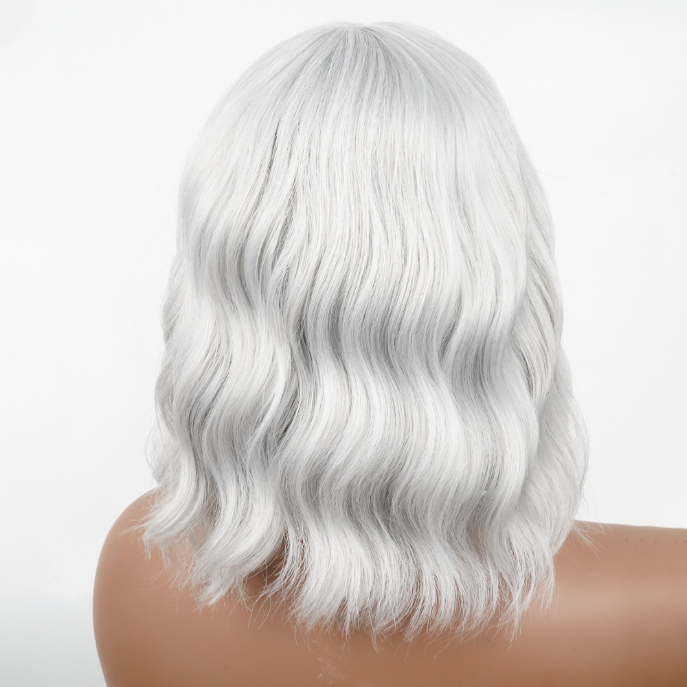 Parrucca sintetica Modello grigio alla moda con meccanismo diviso, ricci corti con copricapo ondulato e parrucca ondulata con increspature dell'acqua_voghion.com