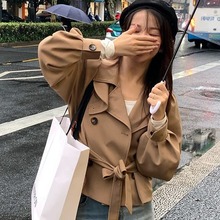 卡其色修身短款风衣2025年秋冬大码日系英伦风欧美风小个子外套女