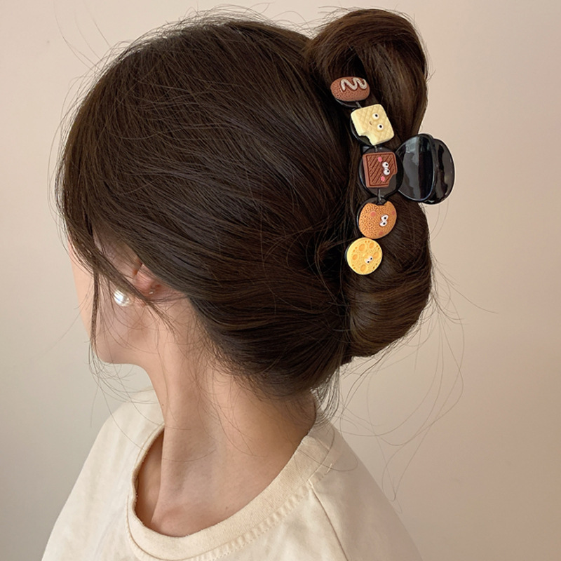 女性用のキュートでかわいいクマのヘアクリップ、2025年の新しいハイエンドのサメのヘアクリップ、後頭部のヘアクリップ、ヘアクリップ|undefined