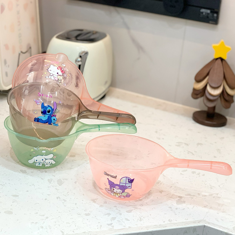 家庭用キッチンプラスチックスクープ透明ロングハンドル深水スクープ水の戦い流水スクープ漫画シャンプースプーン|undefined
