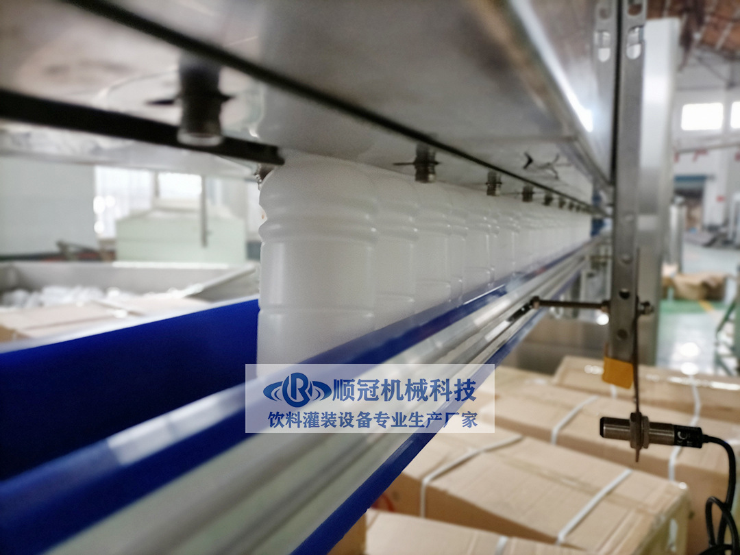 乳酸菌饮料灌装机 乳制品饮料灌装设备 小瓶装灌装机