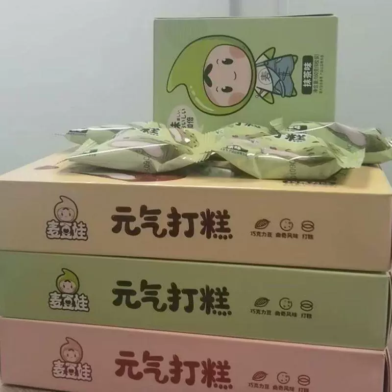 Подарочная коробка с пирожным Qiqi 100 г вкус матча ягод шоколад q бомбер Лаш сетевой красный взрывной продукт