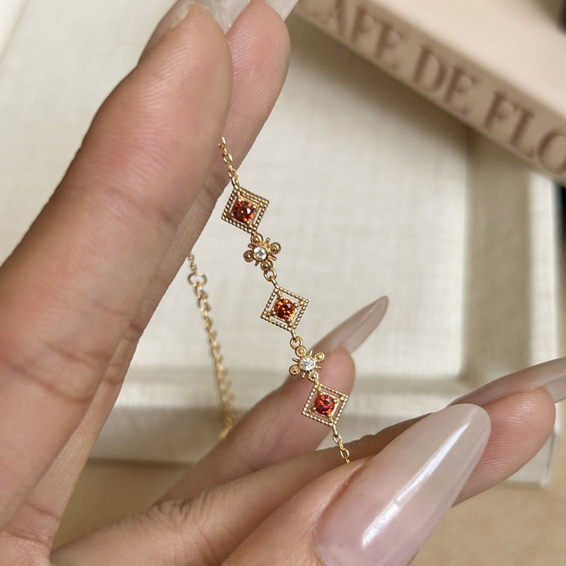 Red Riding Book with Retro Garnet Bracelet Women's High Sense Light Luxury Niche Design Fashion Bracelet