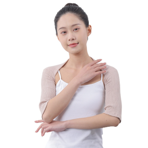 Summer shoulder care for the elderly, pregnant women, postpartum women, and teenagers: Keeping the shoulders, neck, and upper back warm in air-conditioned rooms during summer.