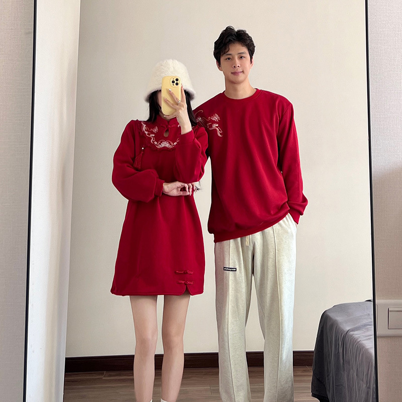특별 커플 의류 가을 겨울 개선 기모 GUOFENG 자수 버클 올해 라운드 넥 땀 원피스 패션
