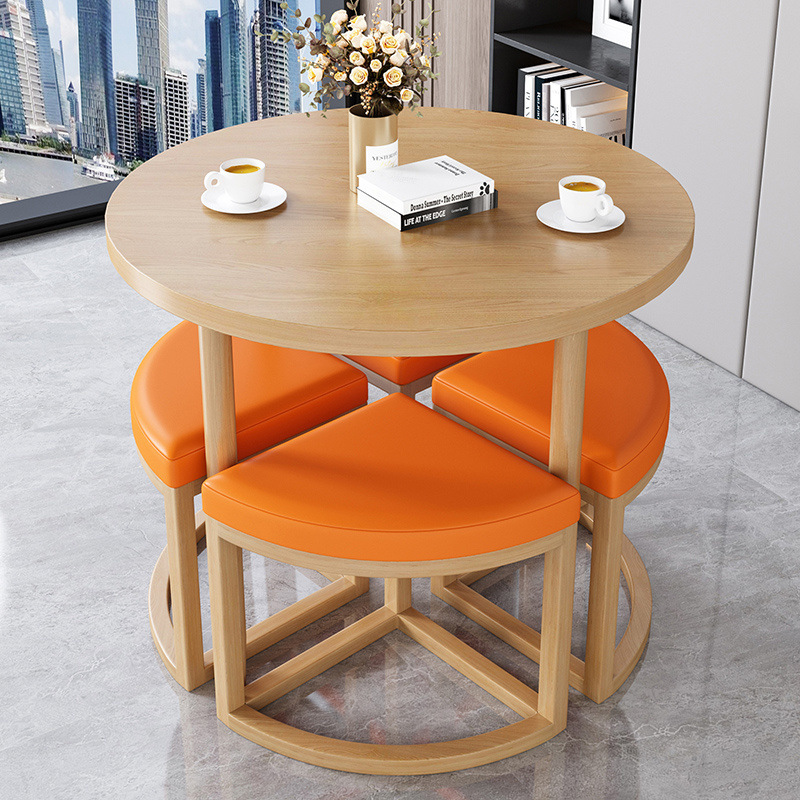Taburete de cuero naranja + mesa de madera