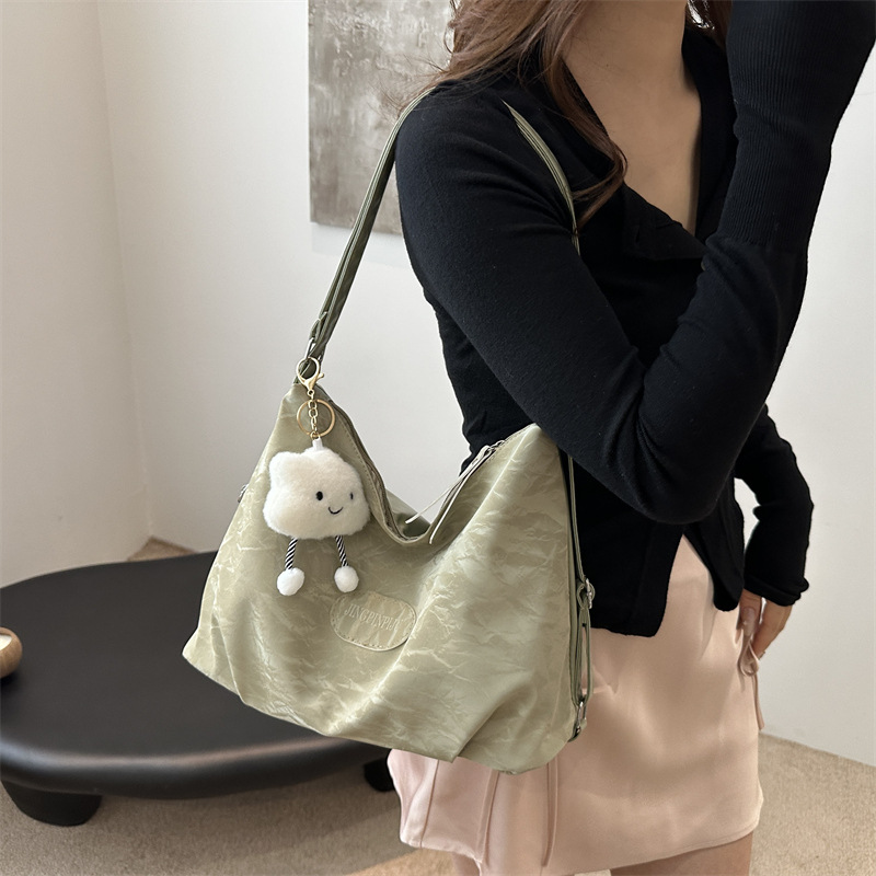 Bolsa de sensación relajada, bolsa de mujer, gran capacidad de verano, 2024, nueva bolsa de viaje de hombro de un solo tipo