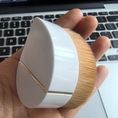 コンマ無痕ファンデーションブラシカバーソフト毛ファンデーションブラシマジックファンデーションブラシホワイト携帯ファンデーションブラシ収納ケース付き