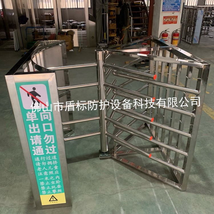 百货超市入口栅栏十字摆闸成品不锈钢半高防止逆人行通行梳状通道