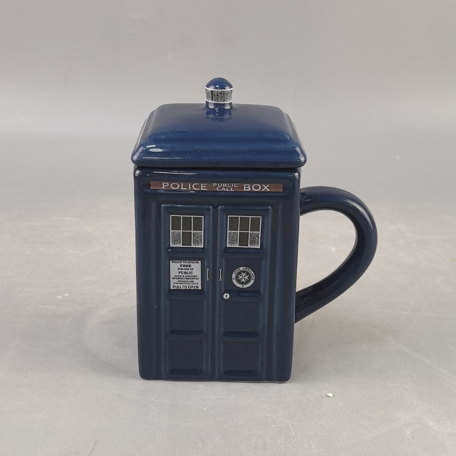 Personalizado creativo transfronterizo retro cabina de policía británica taza taza de cerámica cabina telefónica taza de cerámica con tapa marca de novedad