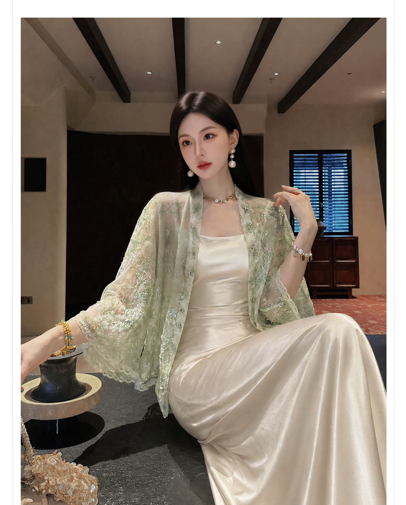 Áo sơ mi nữ dài tay thêu ren họa tiết hoa nổi, phong cách Tân Trung Hoa — Trắng sứ, Xanh mơ chi tiết 2