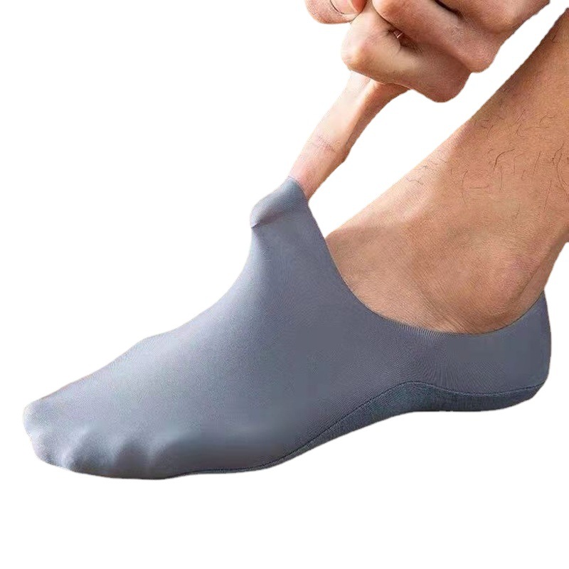 Verano hielo seda barco calcetines de los hombres transpirable desodorante antideslizante silicona invisible calcetines talón dispensación