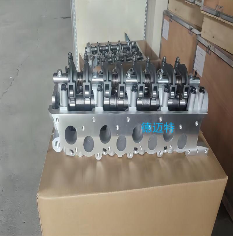 Complete 4D56 D4Bh Cylinder Head Md185926 Suitable for Hyundai H1 H100 Mitsubishi Pickup
