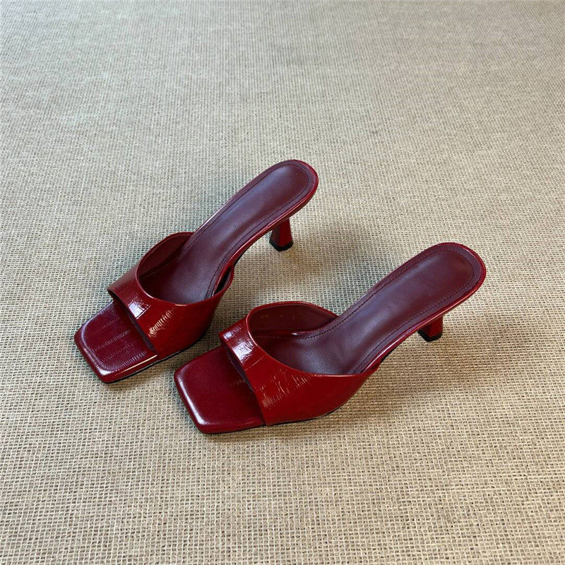 2026 Summer New Style Square-Toe High-Heeled Slippers for Women with One-Strap Genuine Leather Outer Wear, Simple and Versatile Mid-Heel Sandals for Women 2026 Summer New Style Square-Toe High-Heeled Slippers for Women with One-Strap Genuine Leather Outer Wear, Simple and Versatile Mid-Heel Sandals for Women