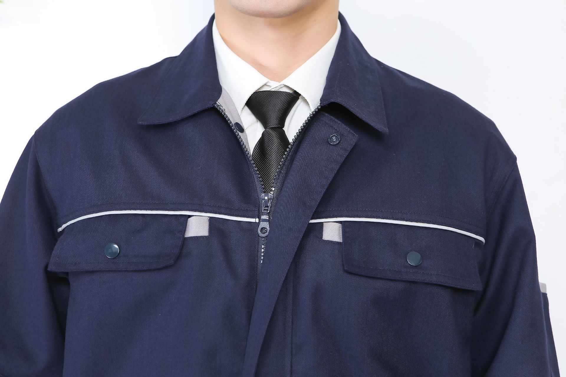 沈阳艾克服装有限公司