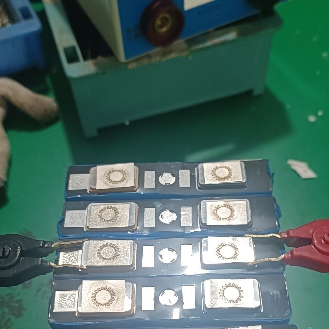 Celular de fosfato de litio ferroso 3.2V30Ah de alta calidad baterías de litio ventas profesionales de celdas de energía celdas de automóviles comercio exterior