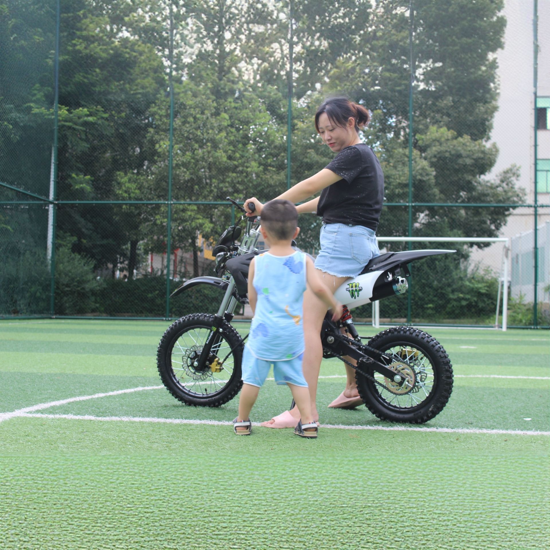 Small Off-Road Mountain Dirt Bike Fuel-Powered Two-Wheeler 125Cc All-Terrain Mountain Dirt Bike