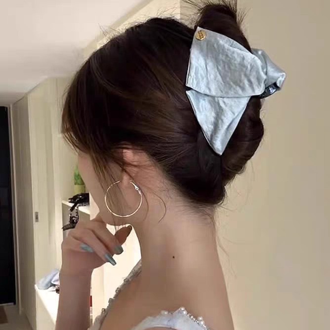 2025年新作フレンチサテン三角グリッパー、女性用ハイエンド後頭部ヘアシャーククリップ、気質と多用途のヘアアクセサリー|undefined
