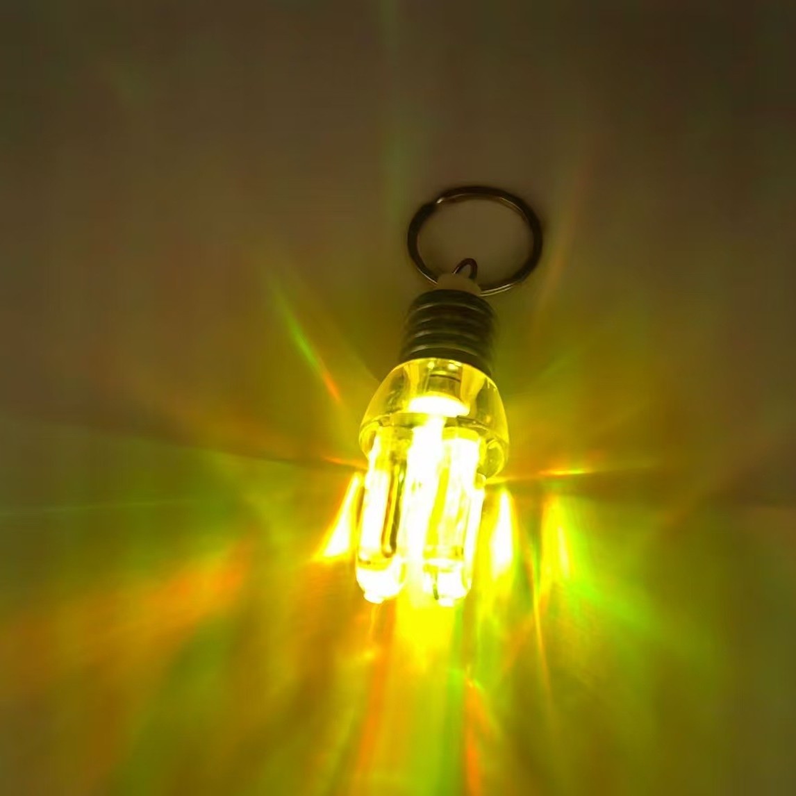 Mini Bombilla LED de Colores con Anilla Tipo Llavero