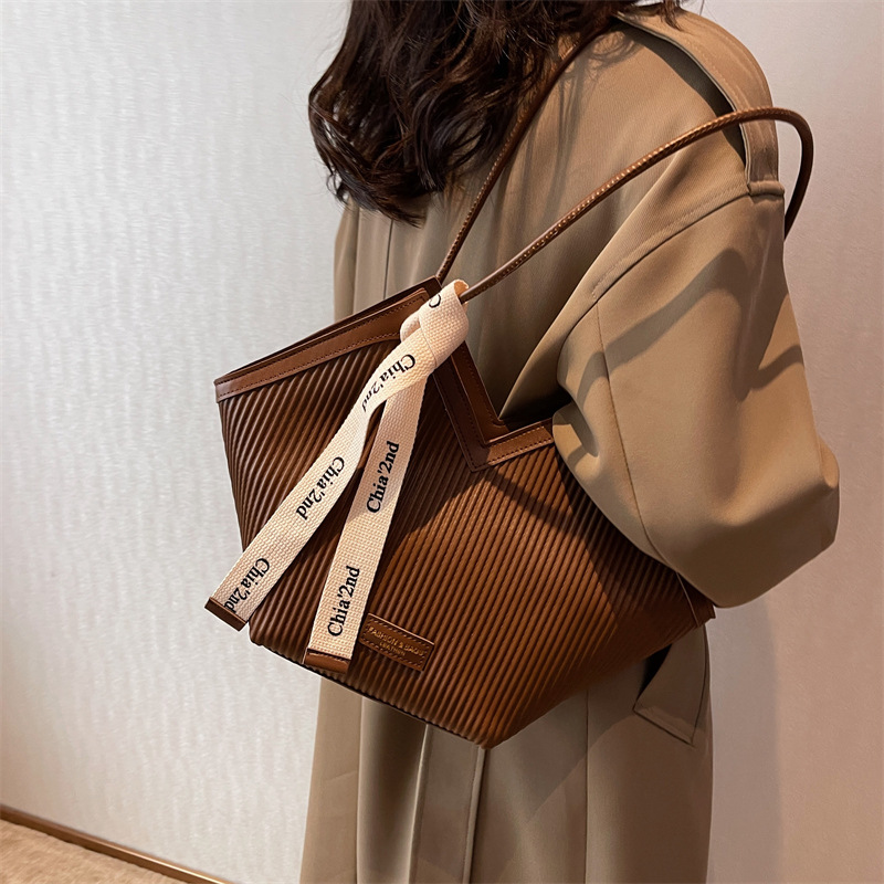 Bolso de diseño popular de nicho de este año 2022 otoño y invierno nuevo bolso de mujer de moda de viaje bolso de hombro bolso de mano