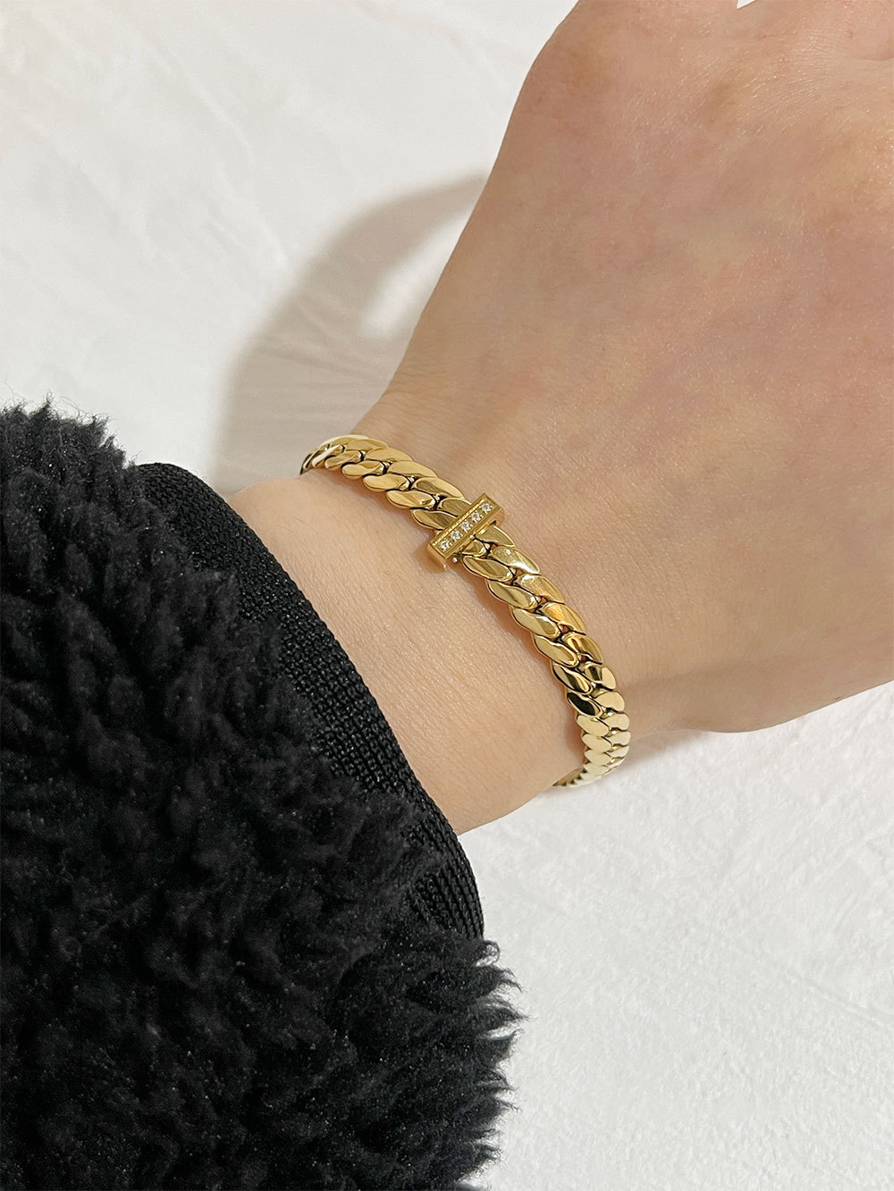 43g Weight Zircon Inlay Material Bracelets, Necklace Classification 1 Piece Quantity Simple Style Solid Color Stainless Steel Plating Inlay Zircon Bracelets Necklace 1 Piece