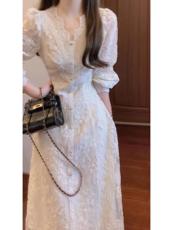 蕾丝连衣裙秋装2025新款女高级感法式v领长袖温柔风气质显瘦裙子|undefined