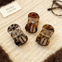 �͹�8���α�ƽץ�AŮ�߼��к��X�ױP�l�A��̖�l������A�^�